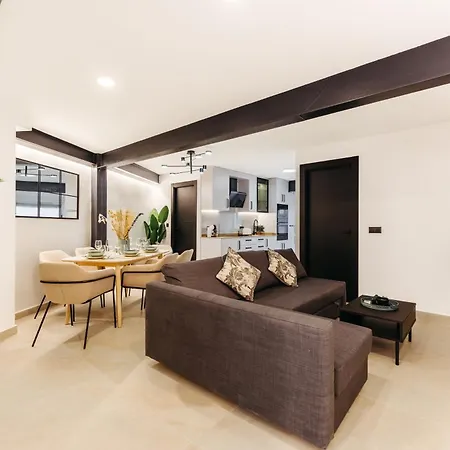 Apartment Ayq 1 *
