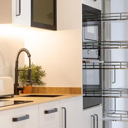 Apartment Ayq 1 *
